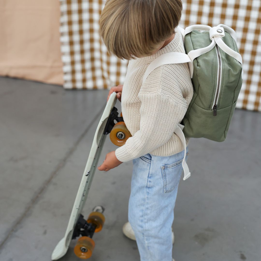 Kinderrucksack 3-7 Jahre 7 Liter personalisierbar olive
