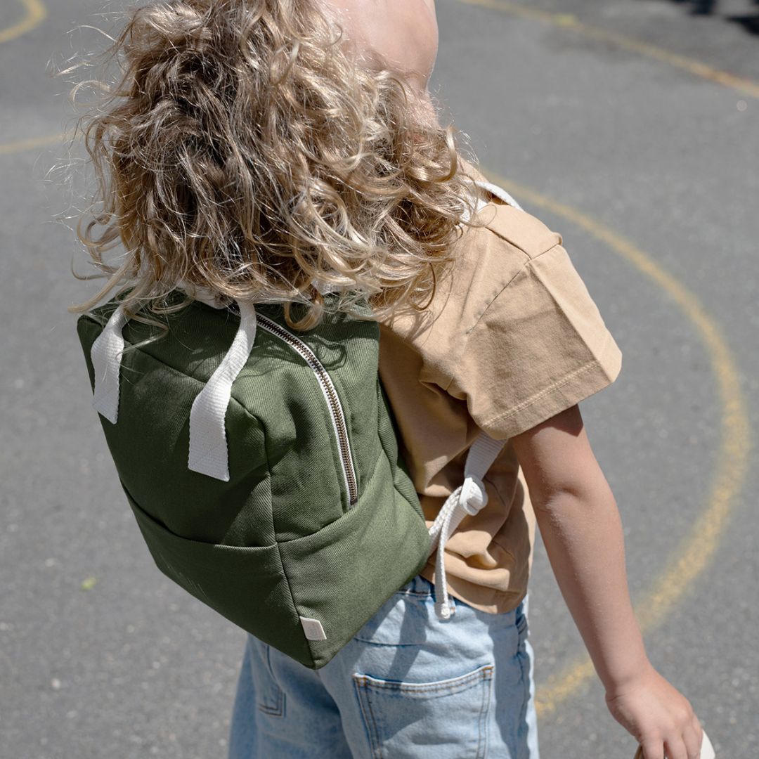Kinderrucksack 3-7 Jahre 7 Liter personalisierbar olive