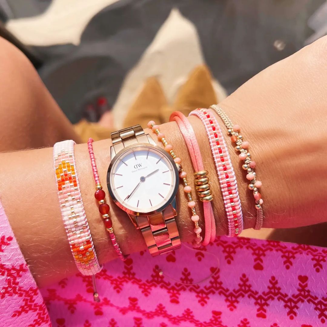 Miyuki-Armband mit kleinen Edelsteinen gold/pfirsich