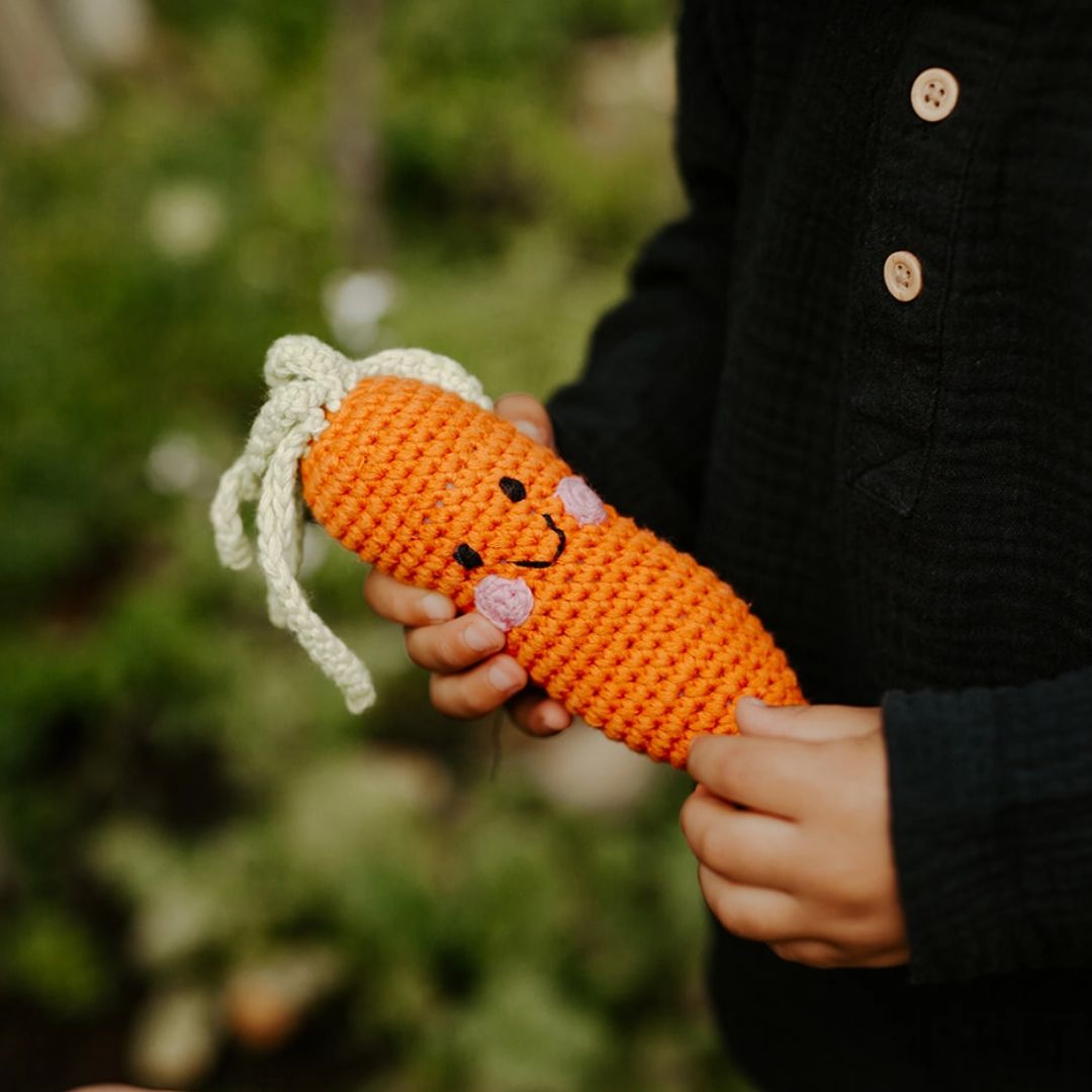 Baby Rassel Karotte