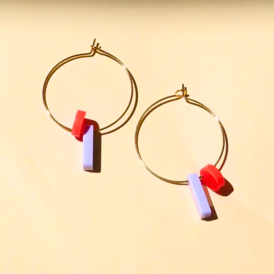 Damen Ohrringe Creolen Dots Stick Hoops flieder/rot