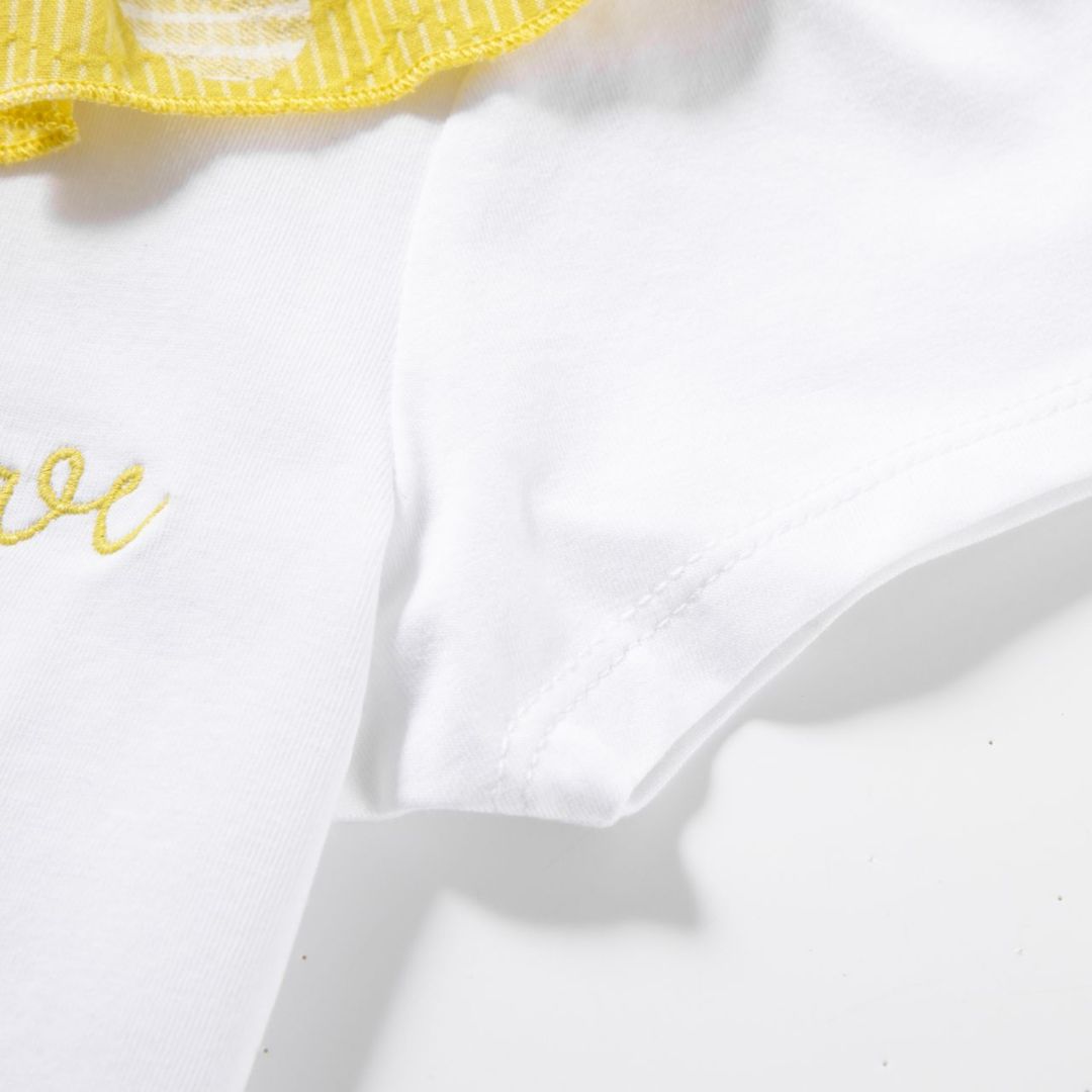Stoff-T-Shirt mit Rüschenausschnitt