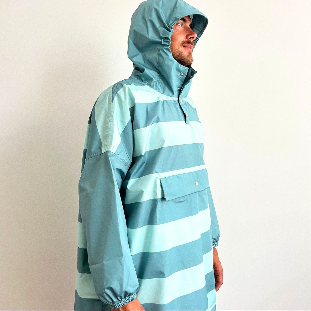 Regenponcho 'Green Stripes' für Kinder und Erwachsene