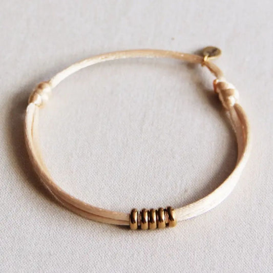 Satinarmband mit Ringen sandfarben/gold