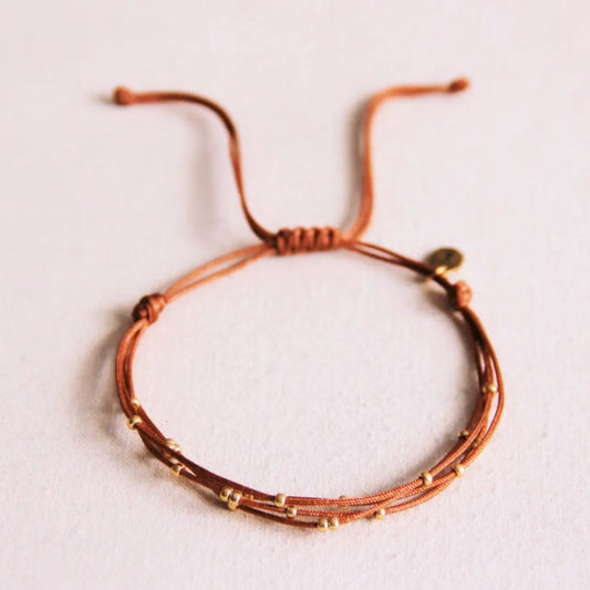 Satinarmband vierfach mit Perlen cognac