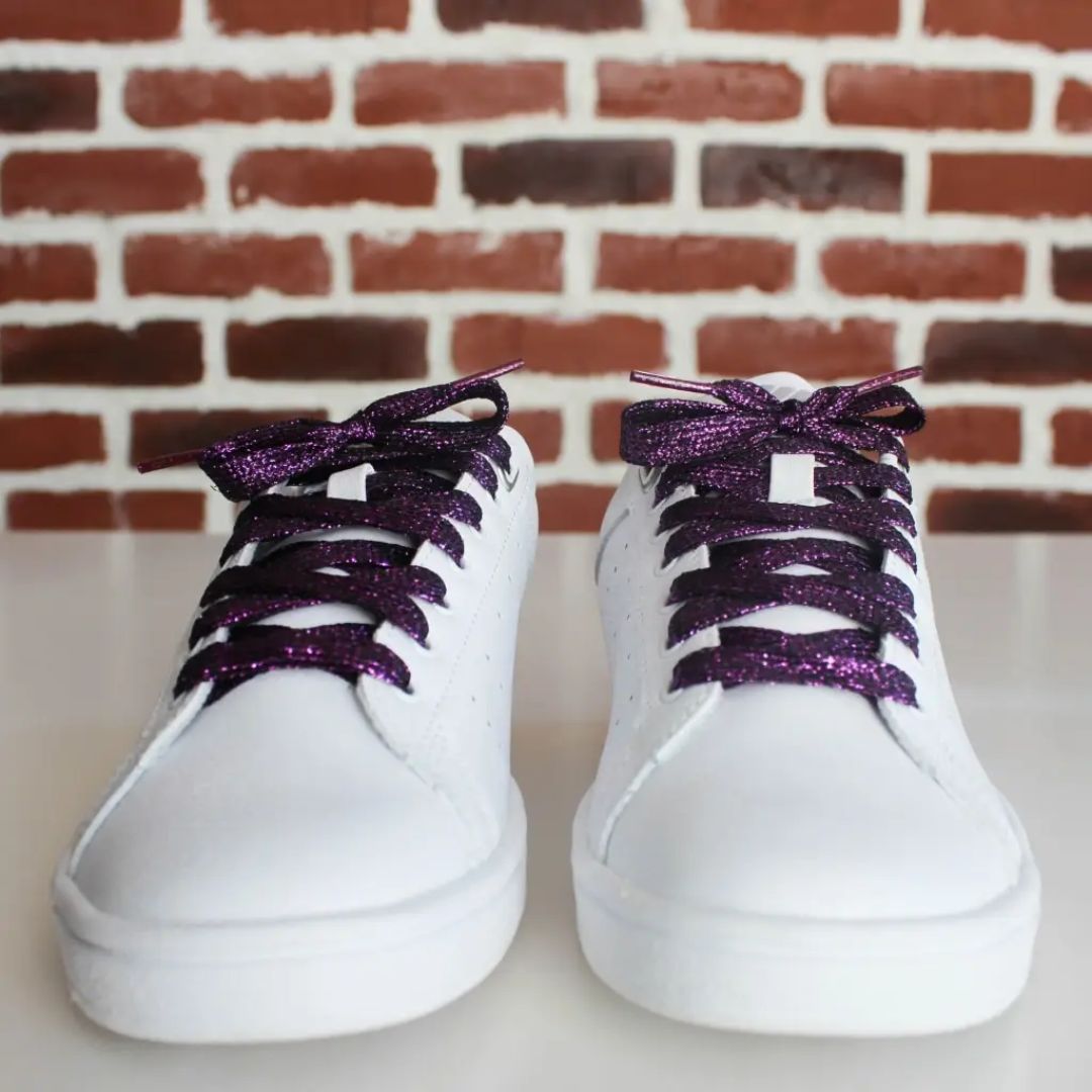 Violette Glitzerschnürsenkel