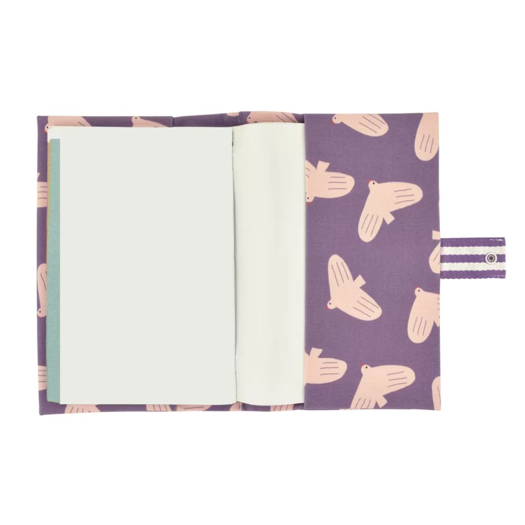 Untersuchungshefthülle 'Birds Allover' lila