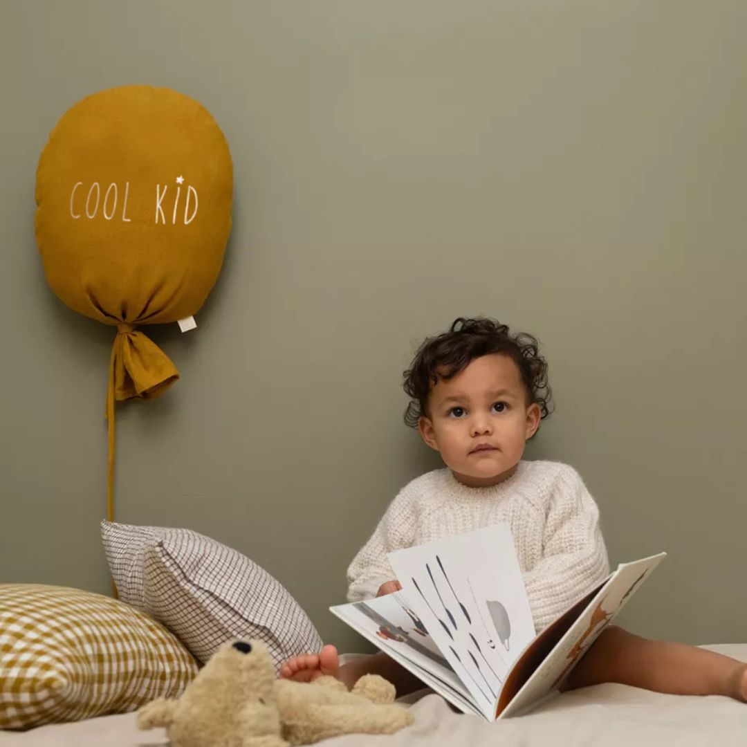 Wanddekoration Ballon senfgelb personalisierbar