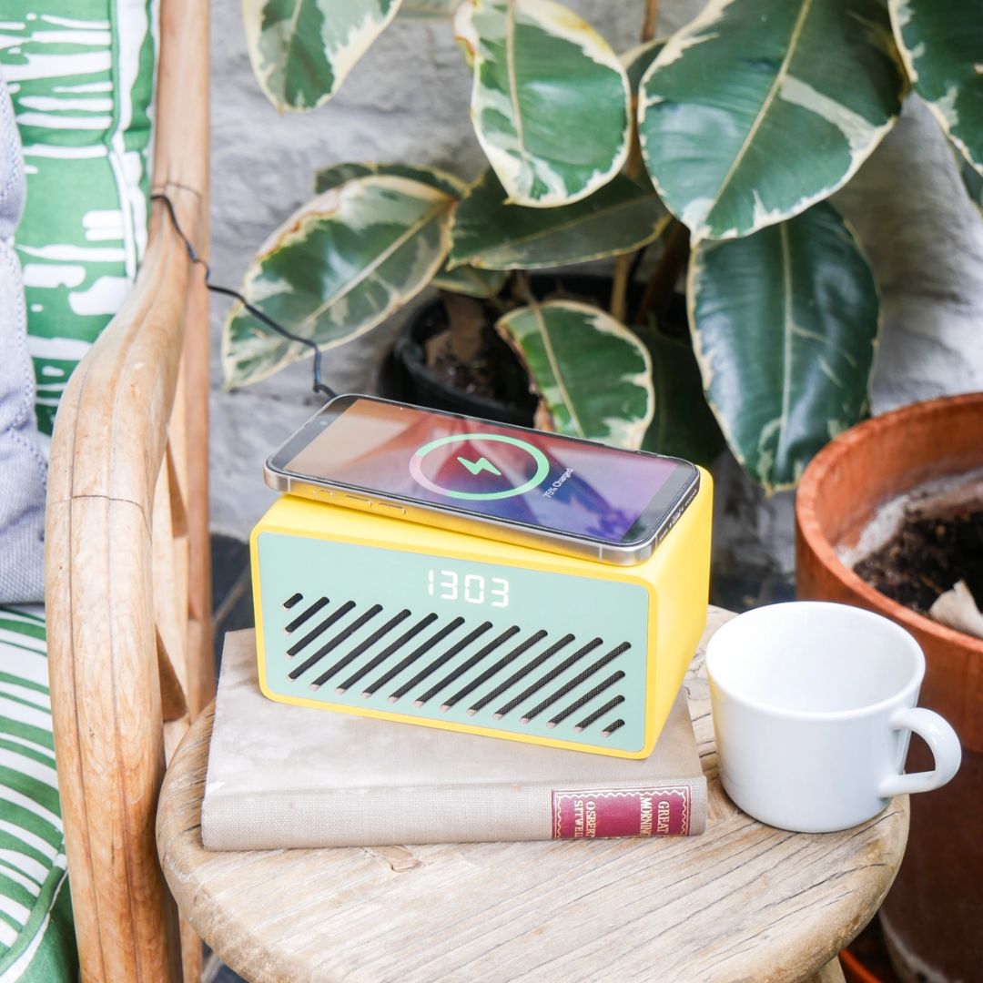 Rise Mix Wecker mit kabellosem Ladegerät und Bluetooth-Lautsprecher