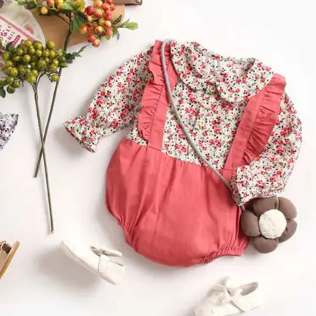 Body mit Blumenmuster und Volants rosa