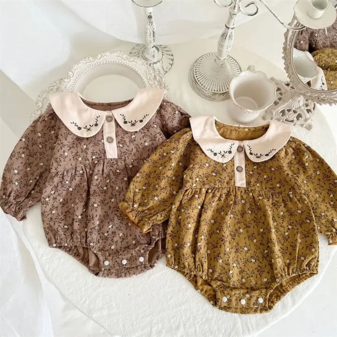Baby Body mit floralem Allover-Muster braun