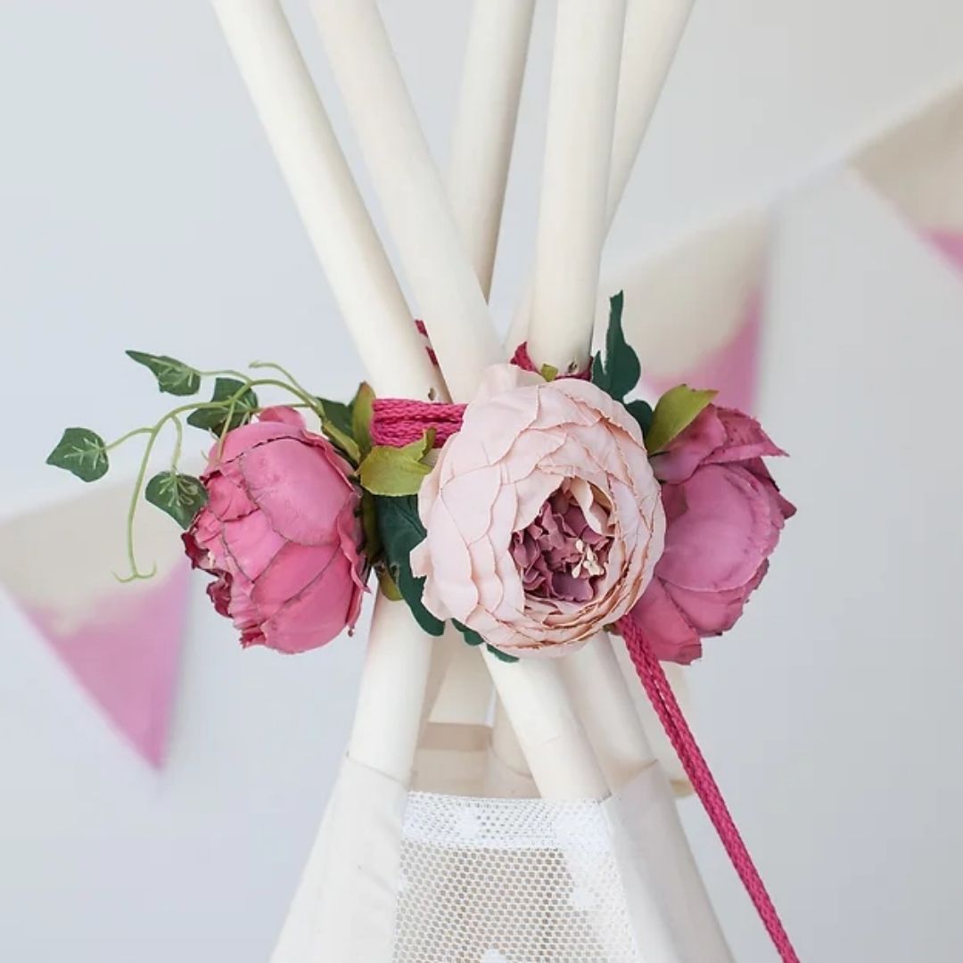 Kinder Tipi Zelt mit Pom Poms beige