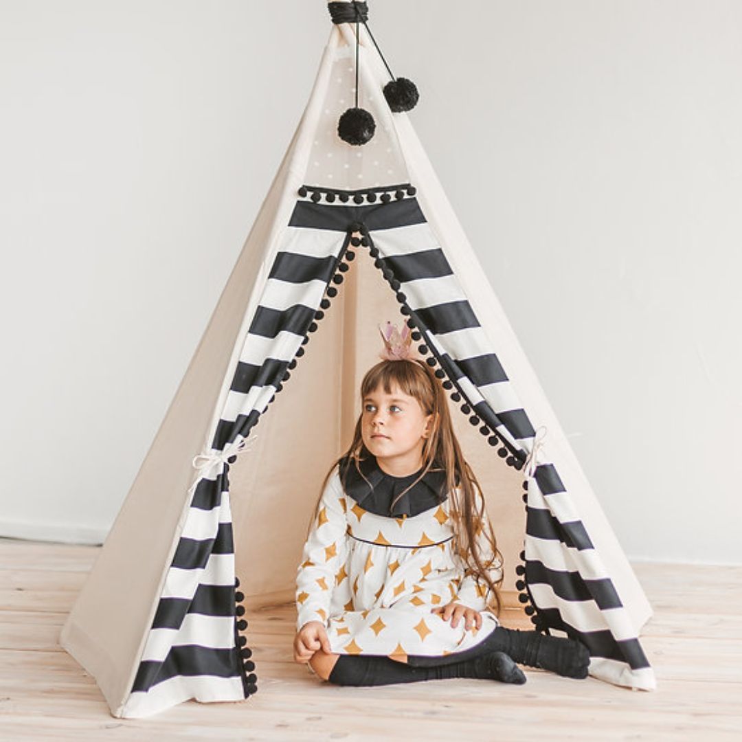 Monochrome Style Tipi Zelt für Kinder Streifen