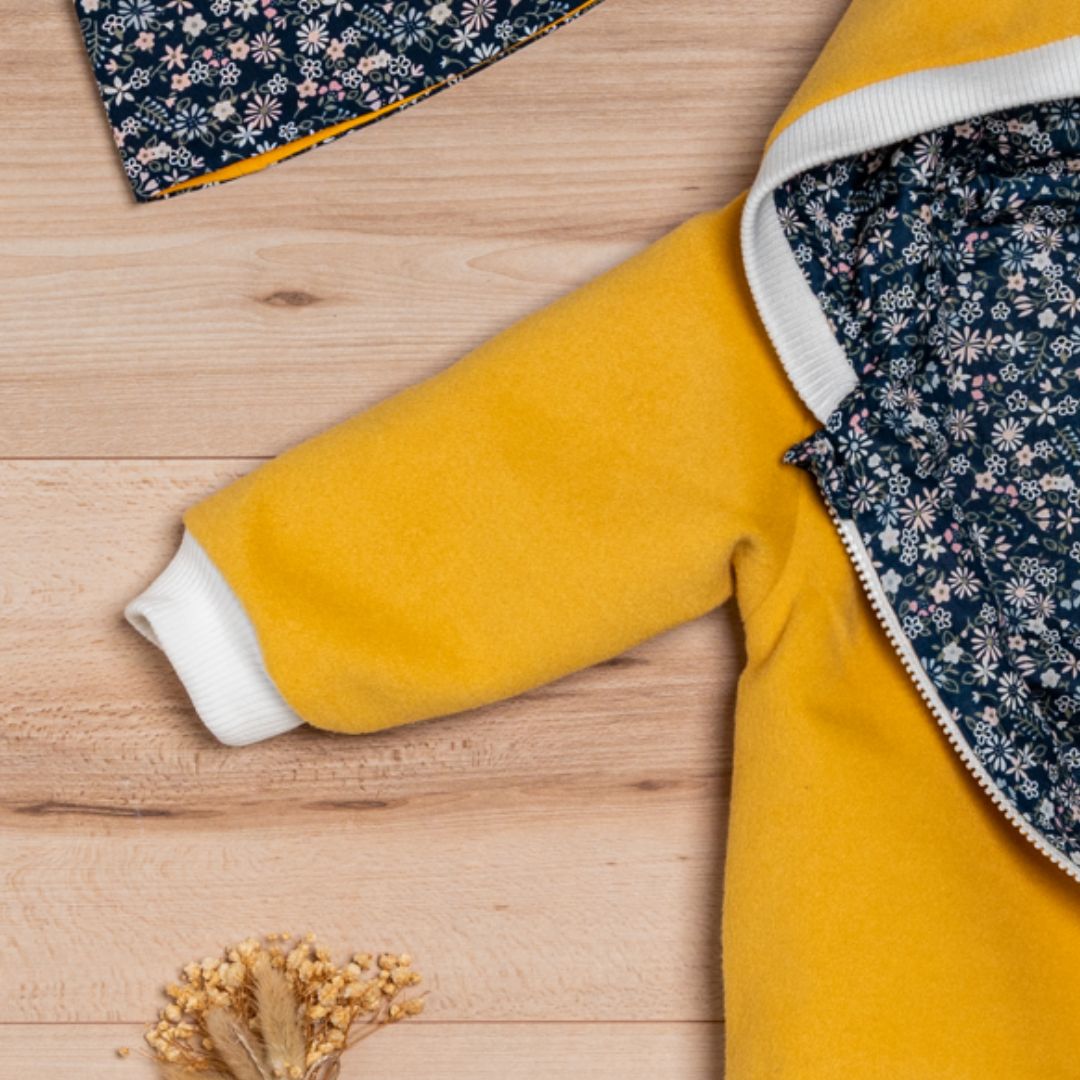 Wollfleece Overall "Blumenmuster" senfgelb