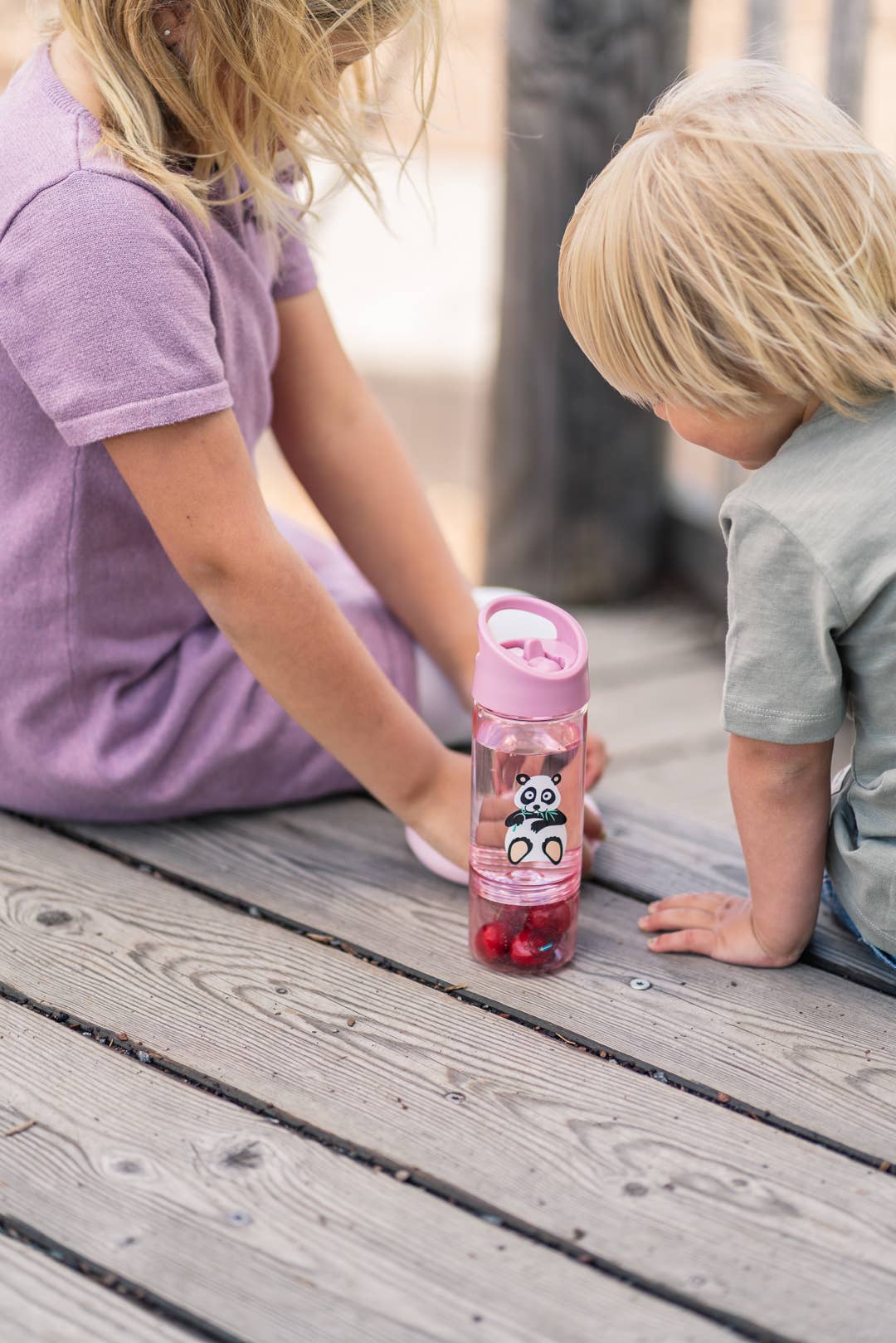 Wasserflasche 2 in 1 mit abnehmbarem Bodenbecher rosa