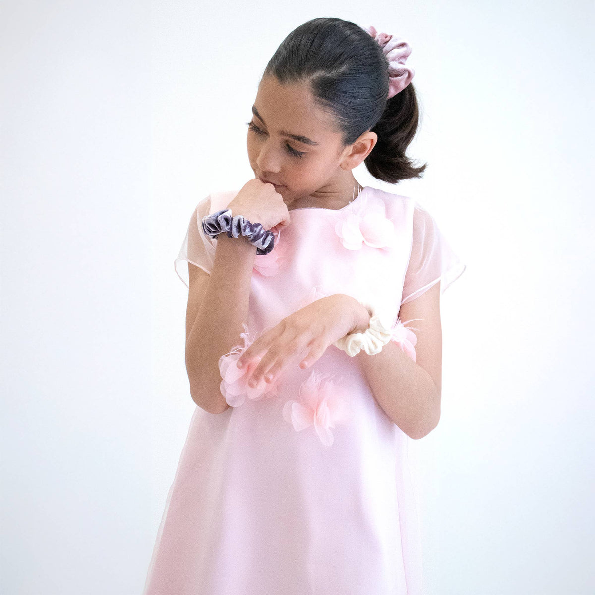 Schimmernder Samt-Haargummi Pirouette Ballerinas rosa