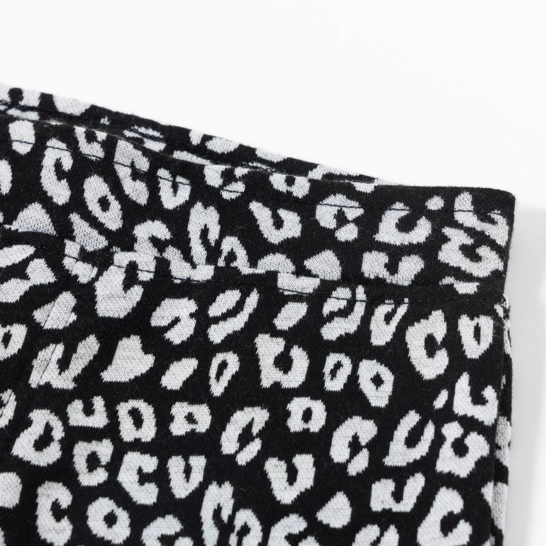 Mädchenhose mit Leopardenmuster