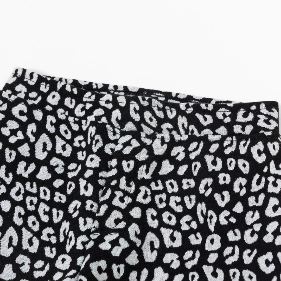 Mädchenhose mit Leopardenmuster