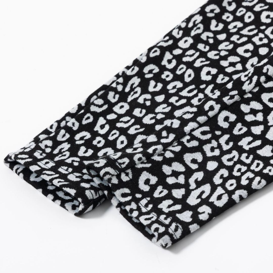 Mädchenhose mit Leopardenmuster