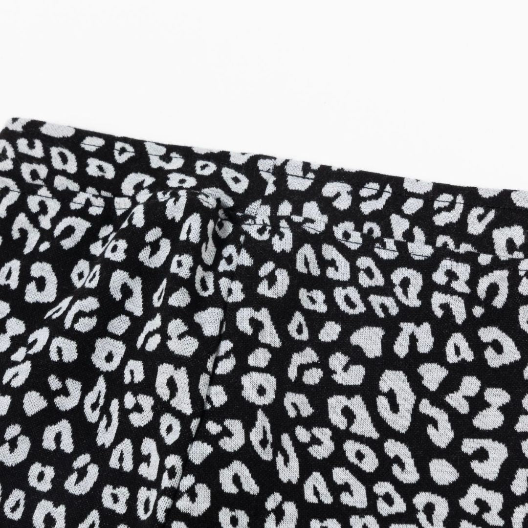 Mädchenhose mit Leopardenmuster