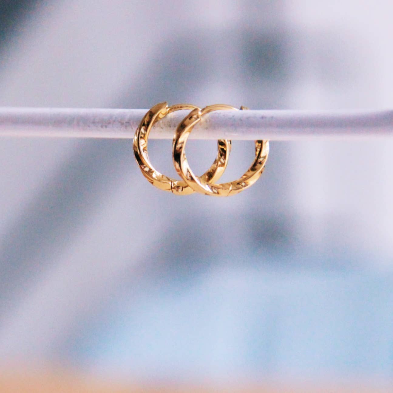 Edelstahl-Creole 14mm "gedreht" - gold