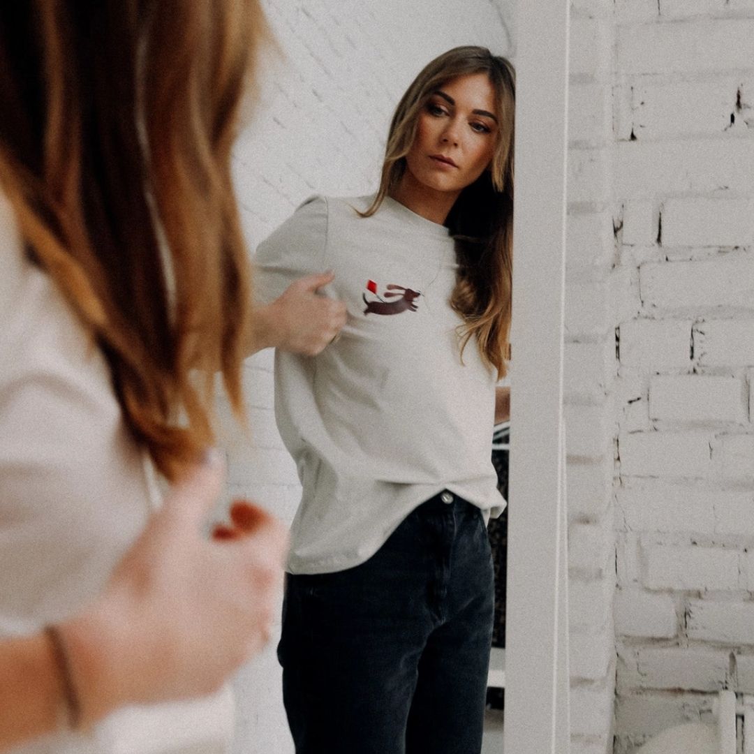 Damen T-Shirt Dackel auf Creme