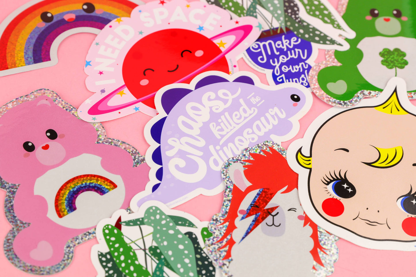 Sticker „I need space“ – Trendiger Aufkleber für Kawaii-Liebhaber