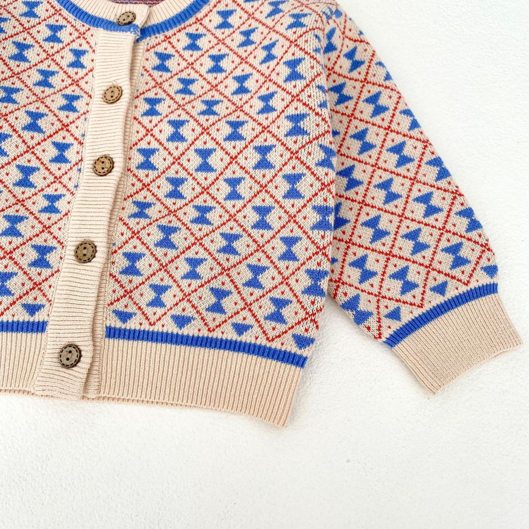 Wunderschöner Strick-Cardigan mit geometrischem Muster