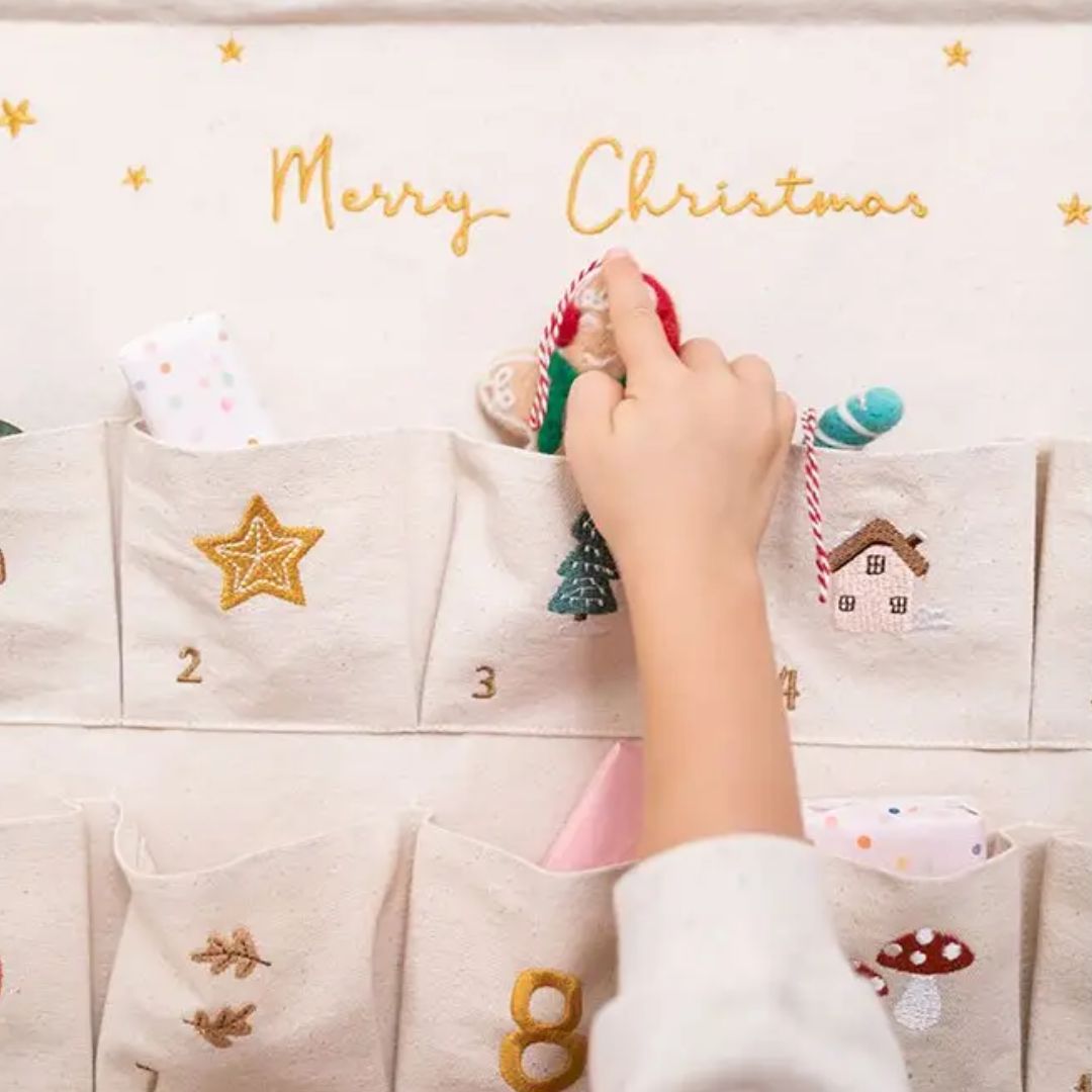 Adventskalender mit Stofftaschen