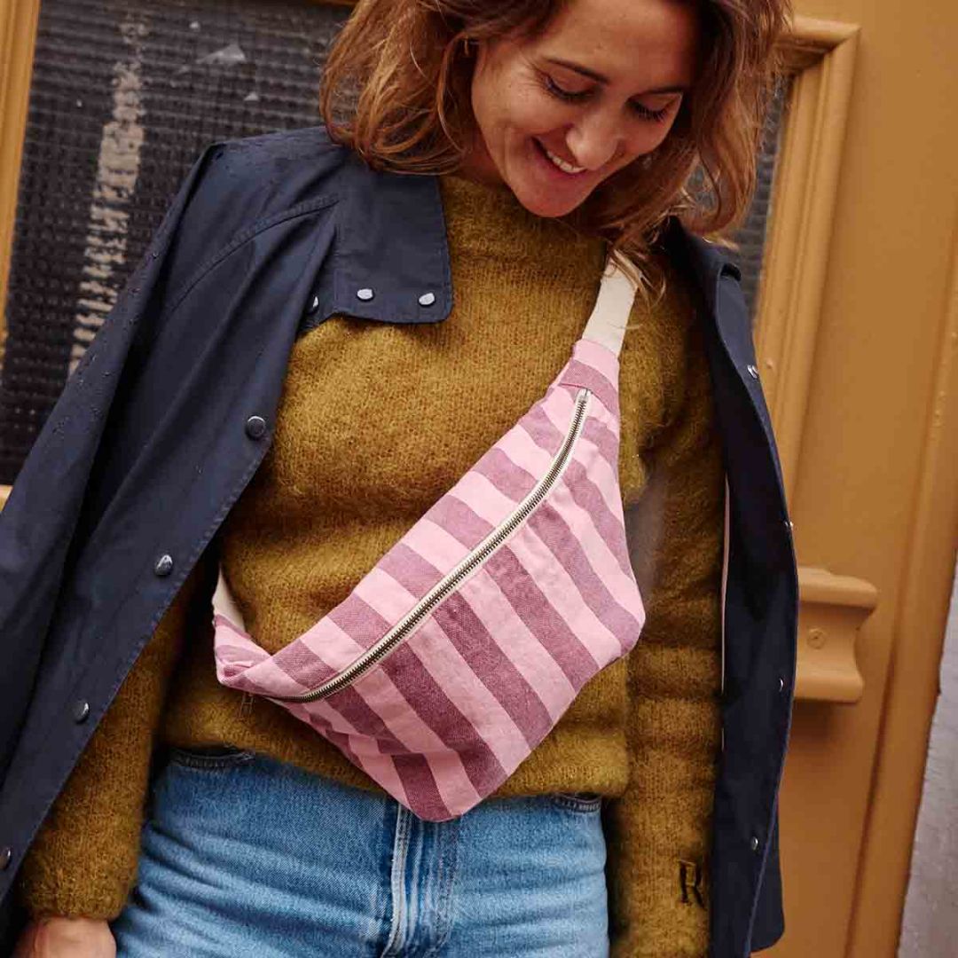 Damen Gürteltasche Streifen in burgunderrot/blassrosa