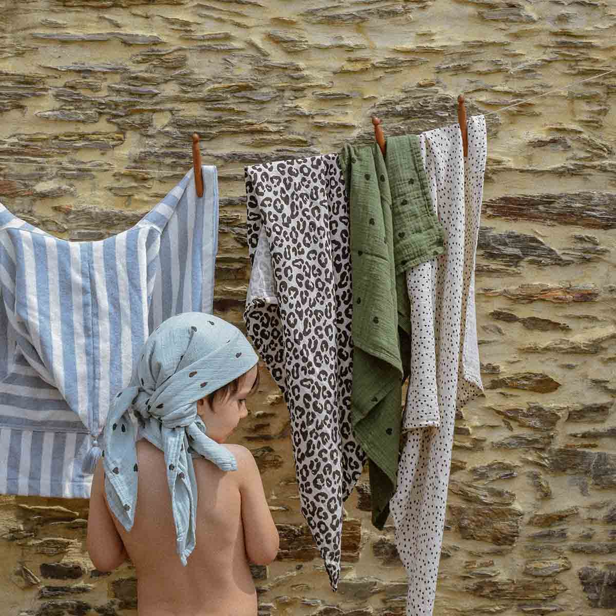 LANGE BIANCA HERZSPRAY, BLAU 70*70