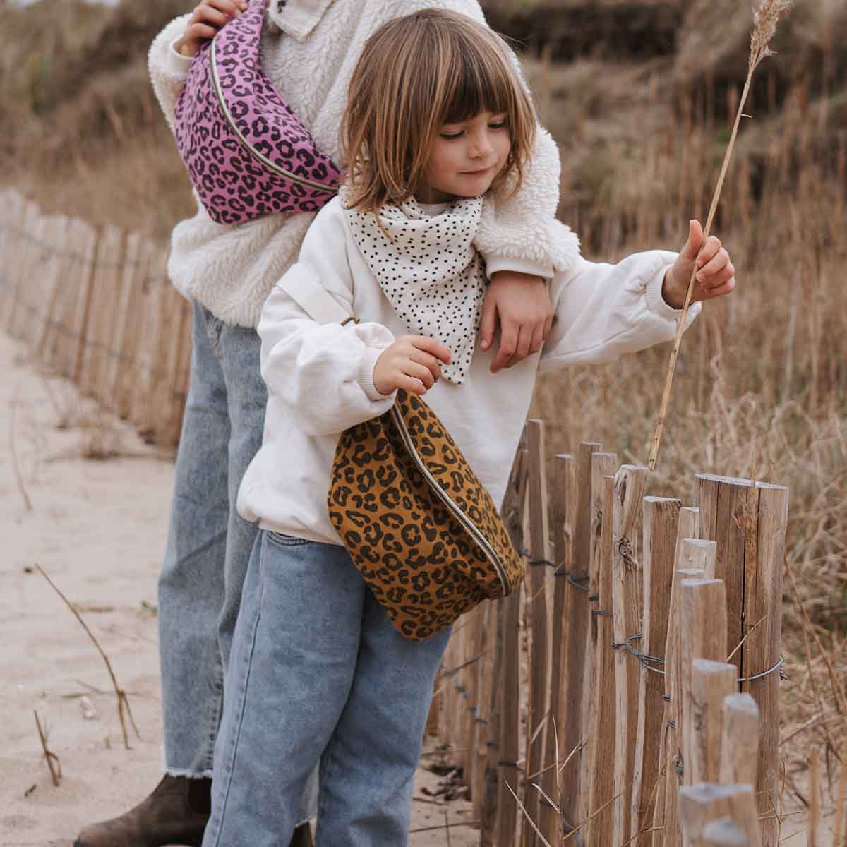 Damen Gürteltasche mit Leo Muster karamell