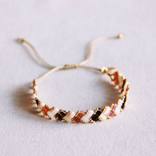 Geflochtenes Tila-Perlenarmband - Nude-Farben