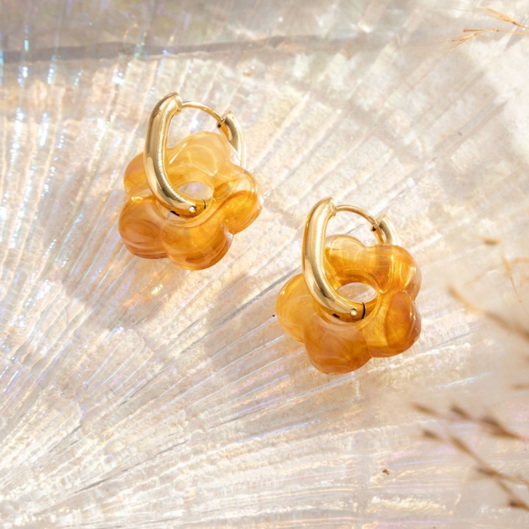 Damen Creolen gold mit bunten Harzblumen bernstein