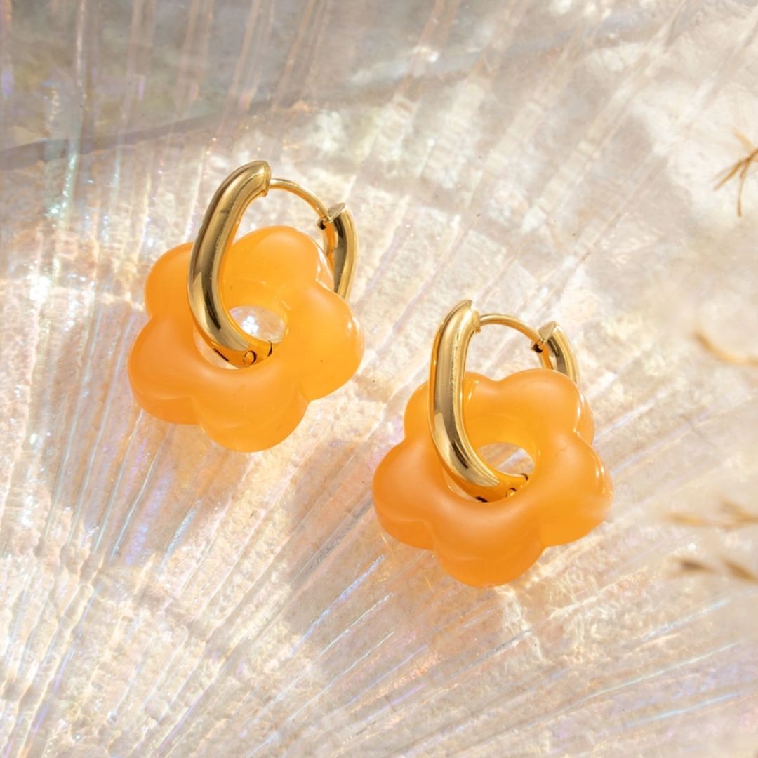 Damen Creolen gold mit bunten Harzblumen orange