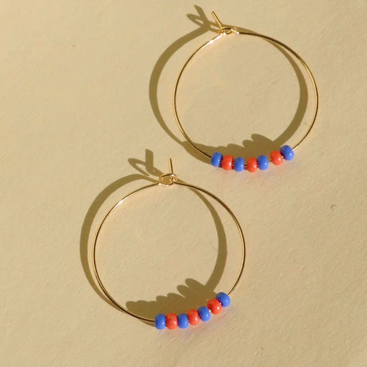 Damen Ohrringe Creolen 'Toho Hoops' Seed Perlen blau/rot