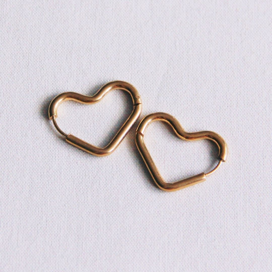 Damen Ohrringe Creolen in Herzform gold
