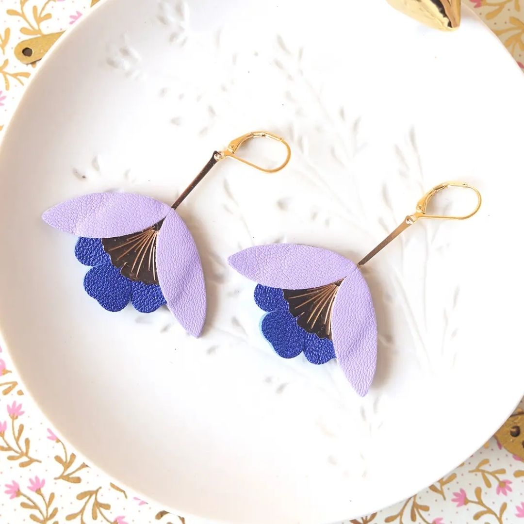 Damen Ohrringe 'Ginkgo-Blüten' mauve/metallic blau