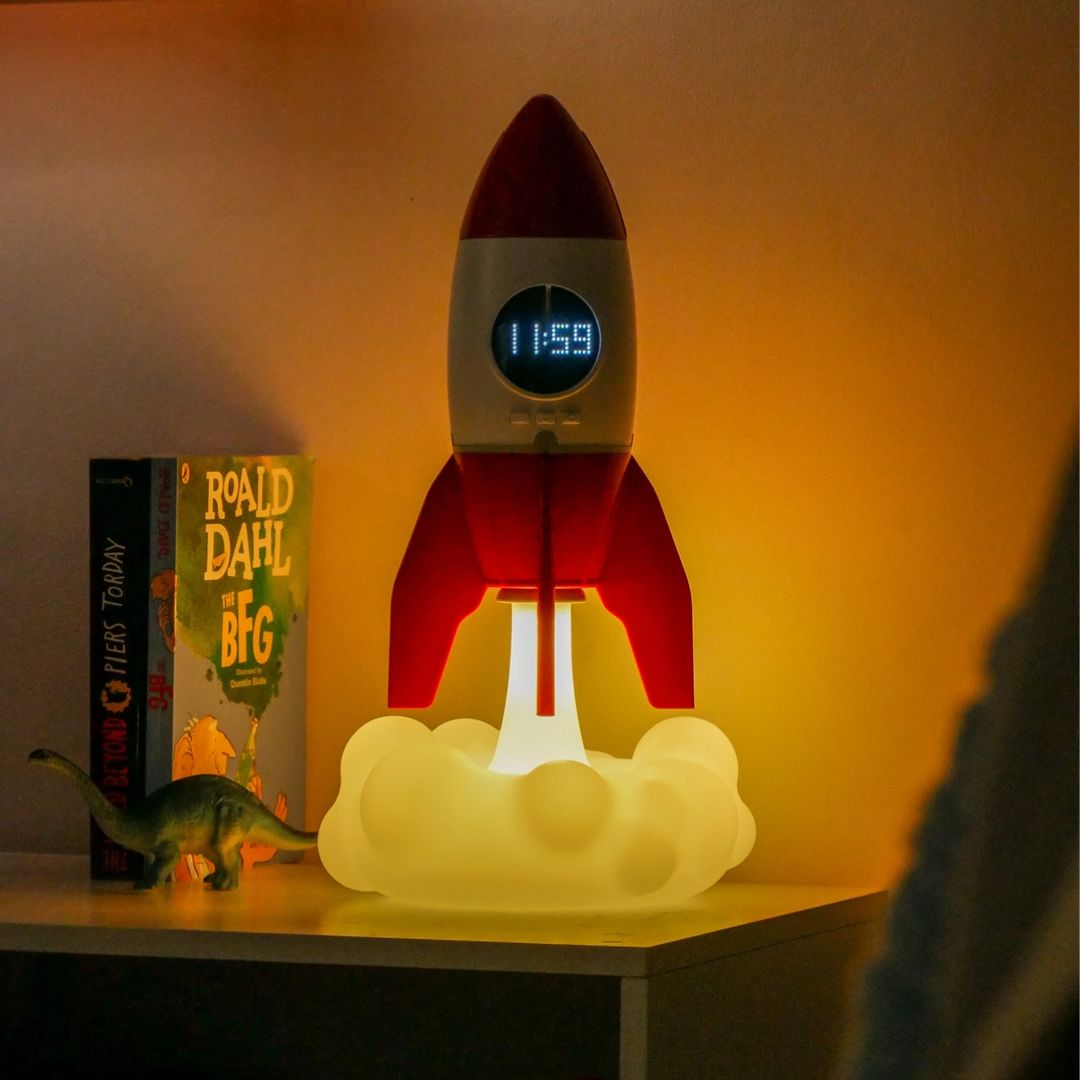 Rakete 3-in-1 Nachttischlampe Digitaluhr & Deckenprojektor