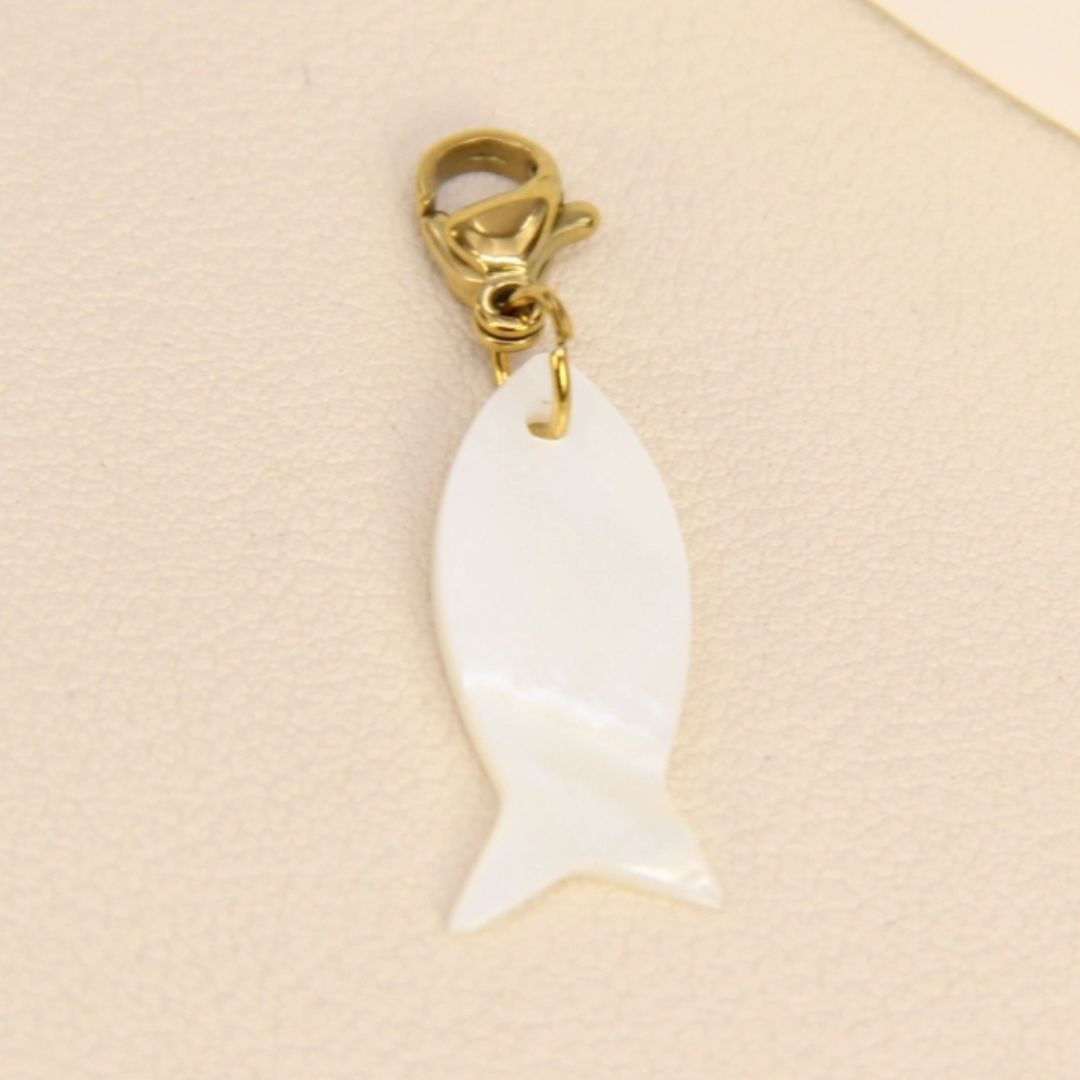 Süßer Anhänger 'Fisch Perlmutt' weiß/gold