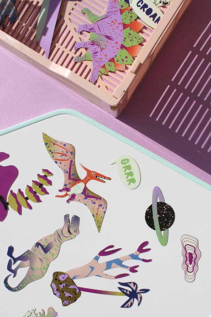 Magnetisches Spiel mit Dinosauriern