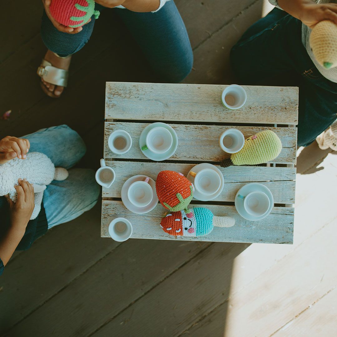 Handgemachte Baby Rassel 'Eis am Stiel' blau/rot/weiß