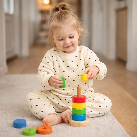 Wunderschöner Freizeitanzug mit Herzen