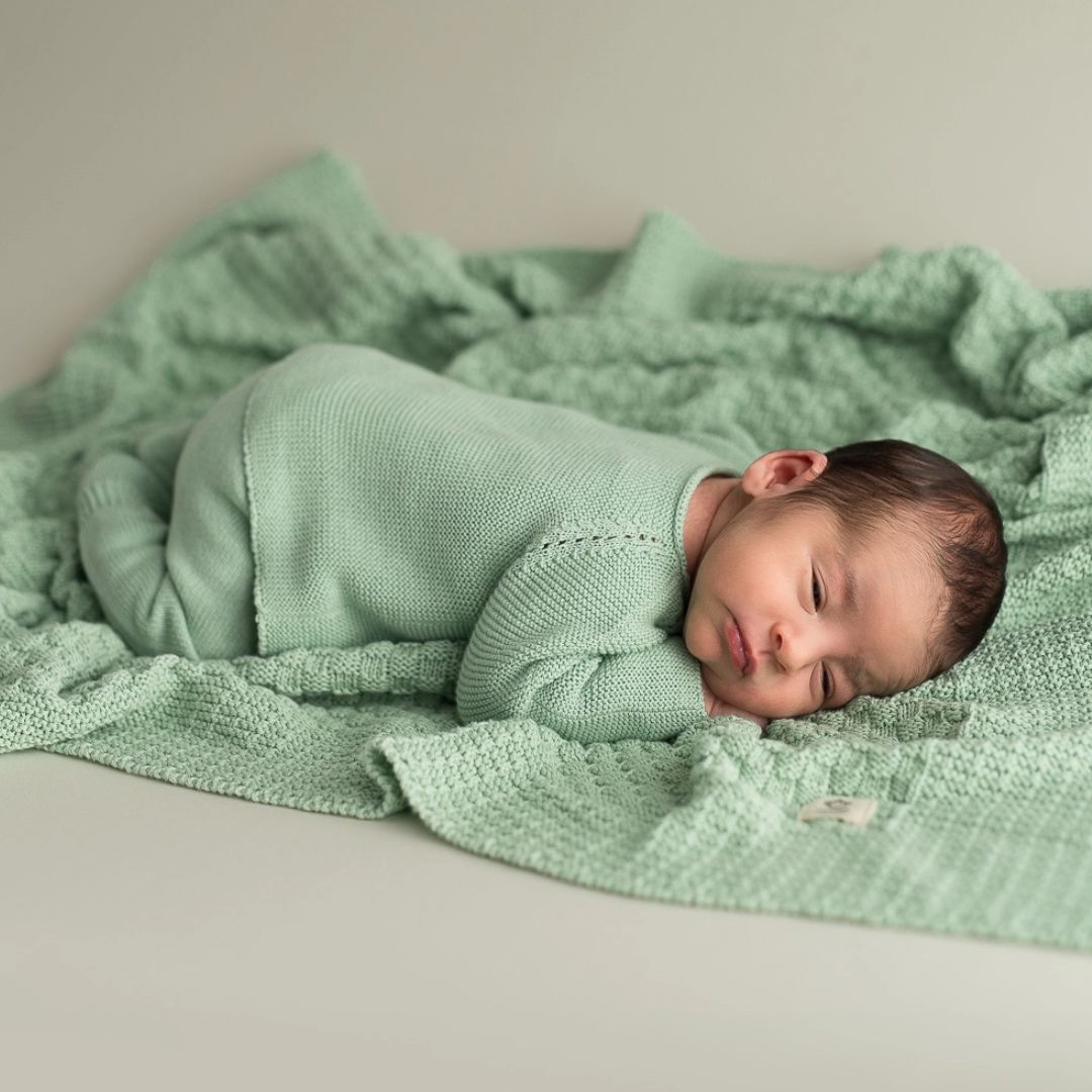 Quadratische weiche grüne Babydecke