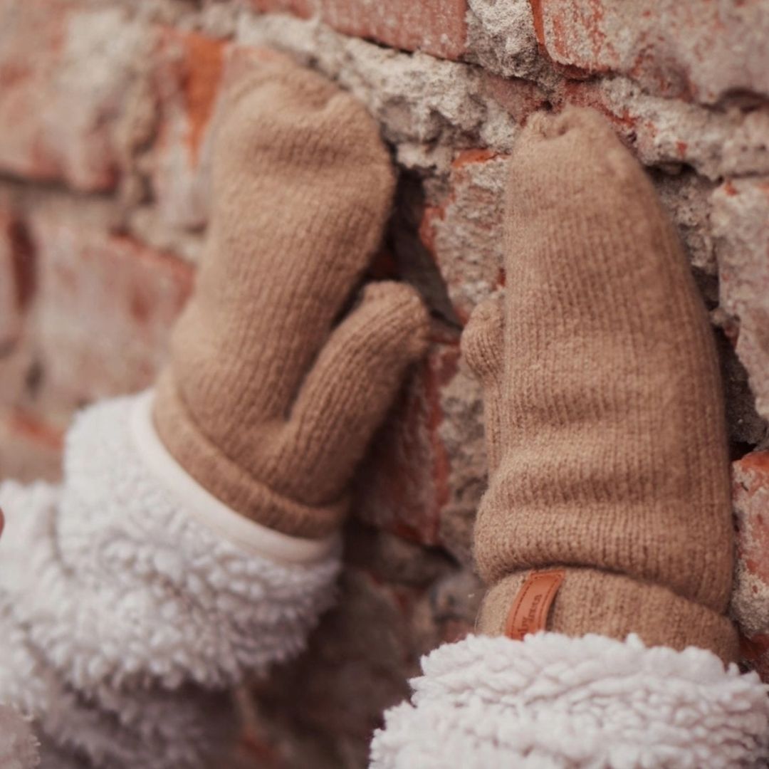 Kinder Fäustlinge mit Rippstrick und weichem Eco-Fleece-Futter karamell