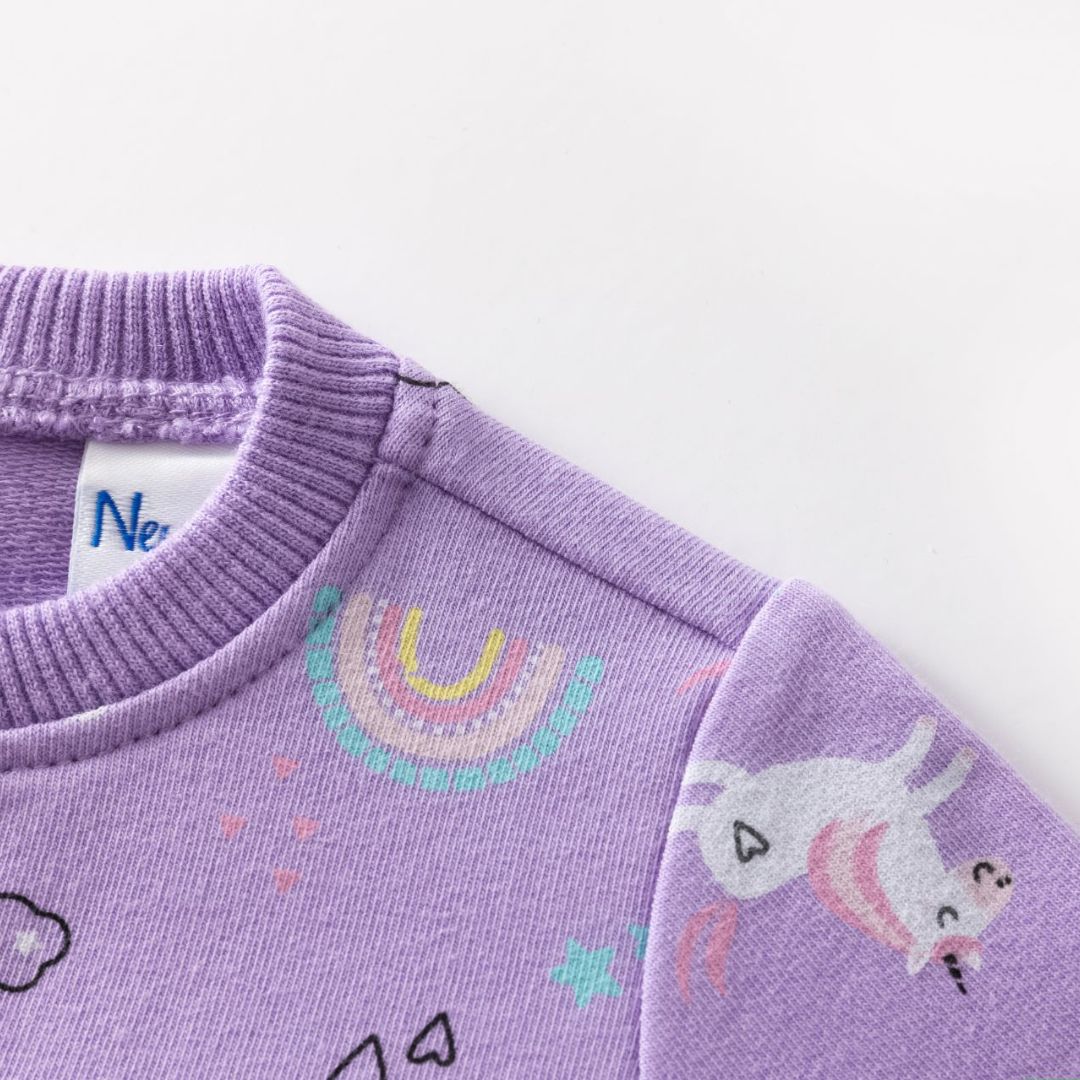 Baby Sweatshirtkleid mit Allovermuster flieder
