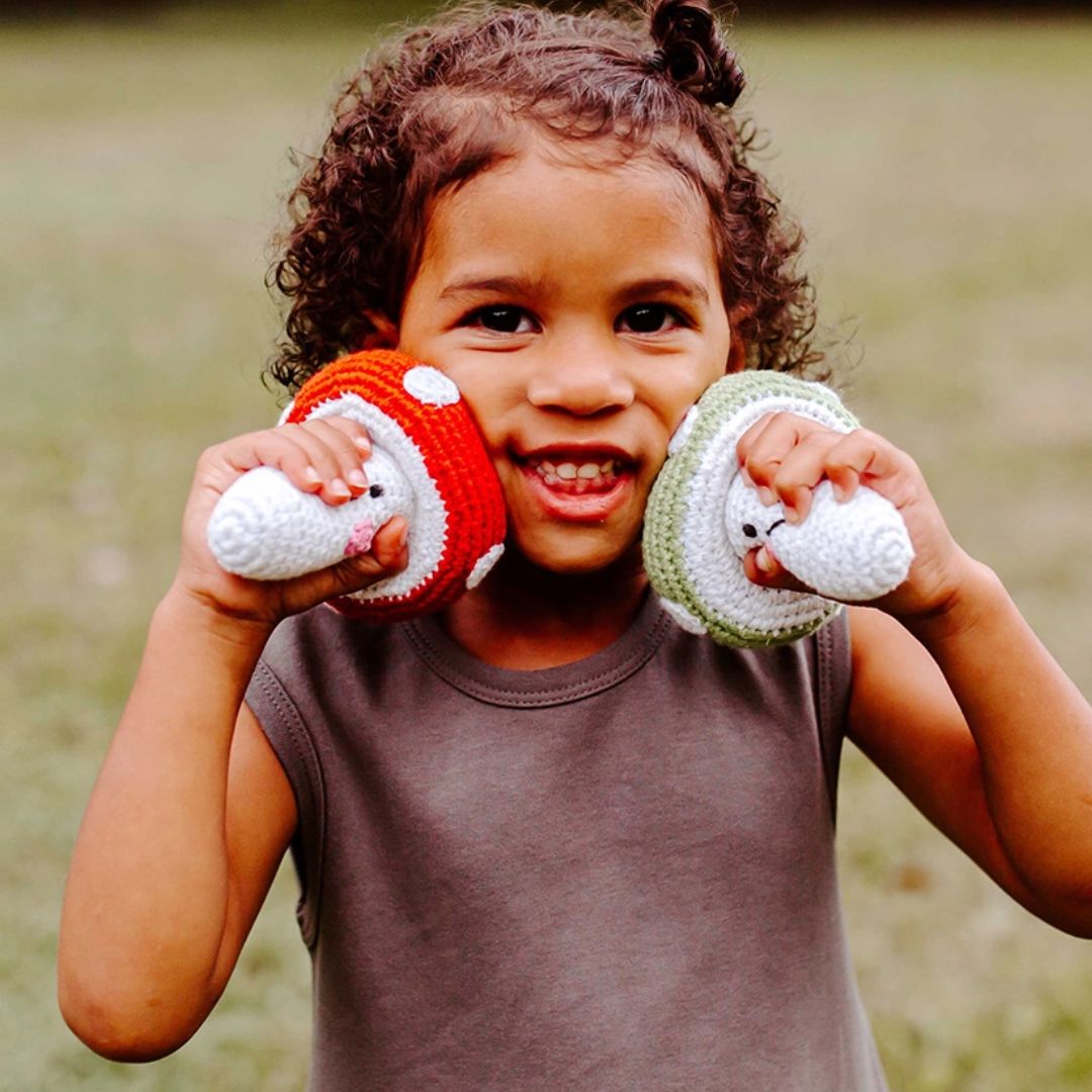 Handgemachte Baby Rassel 'Fliegenpilz'