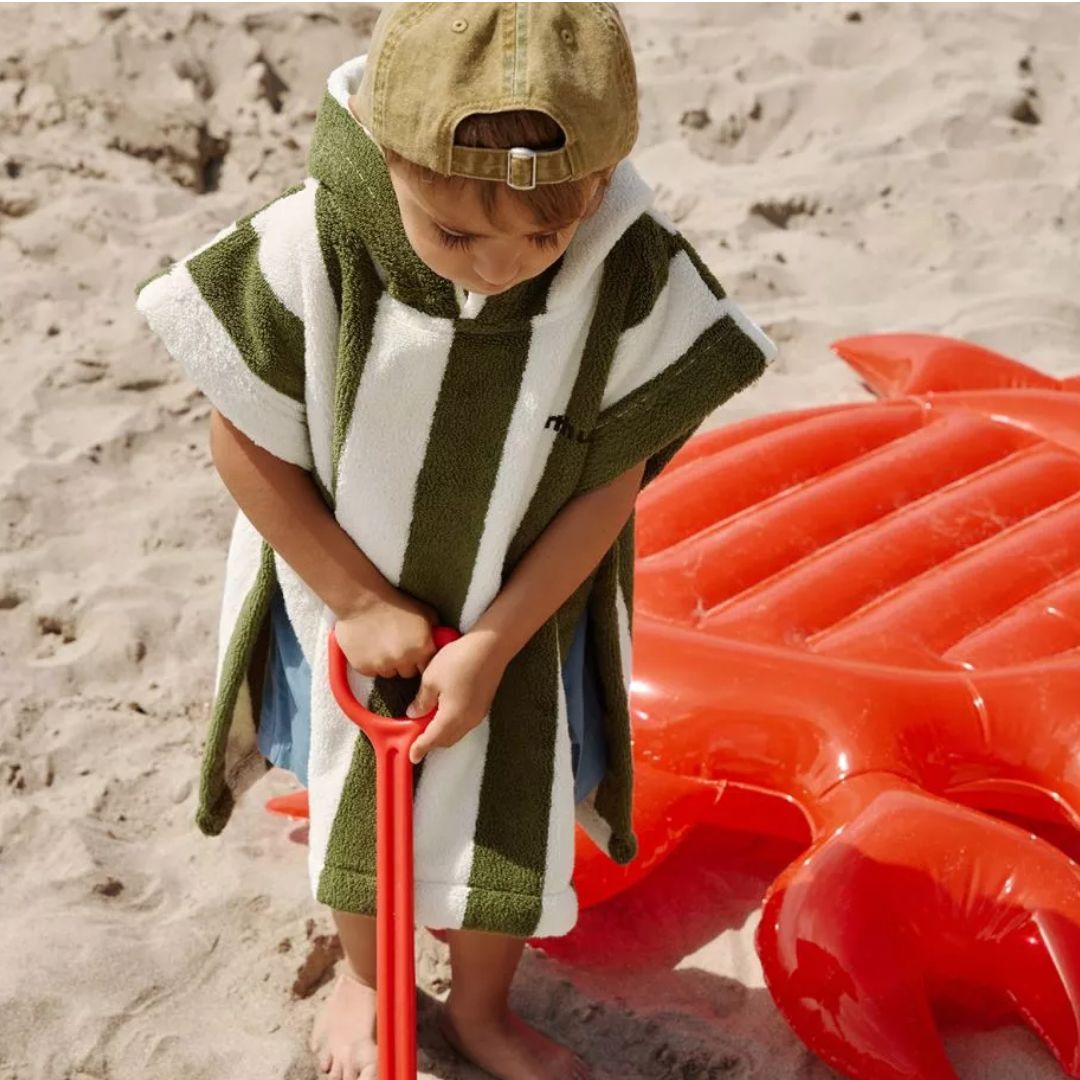 Gestreifter Badeponcho für Kinder grün personalisierbar
