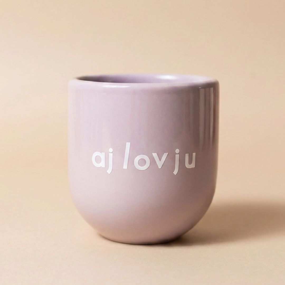 Keramikbecher 'aj lov ju' lila/flieder