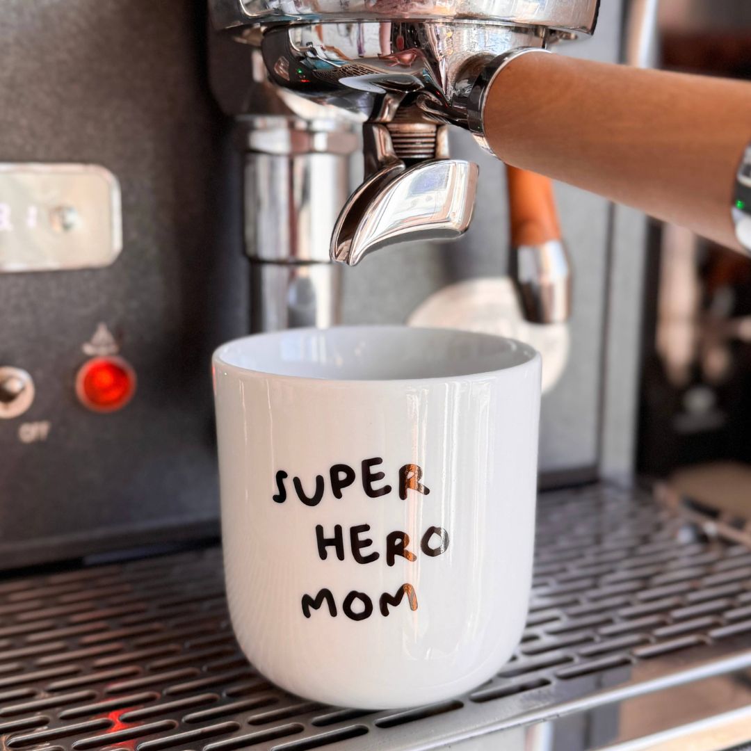 Porzellan Becher 'Superhero Mom'